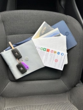 Peugeot 5008 I Minivan 1.6 HDi FAP 110KM 2011 Peugeot 5008 AUTOMAT NAWIGACJA KLIMATYZACJA PARKTRONIC TEMPOMAT HAK GWARA, zdjęcie 26