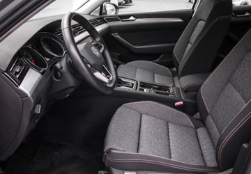 Volkswagen Passat B8 Variant Facelifting 2.0 TDI SCR 200KM 2023 Volkswagen Passat Variant 2.0TDI 150KM Business DSG, Podgrzewane Fotele, T, zdjęcie 9