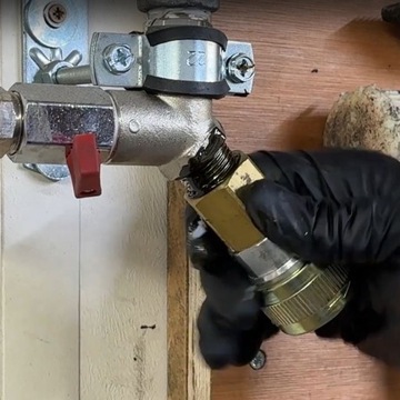 Клейкое уплотнение для резьбов соединительной гидравлической пасты, удерживающей 7 мл 7 мл.