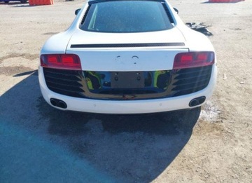 Audi R8 I Coupe 4.2 V8 FSI 420KM 2009 Audi R8 Coupe 2009, 4.2L, 4x4, od ubezpieczalni 4.2 Benzyna 420KM, zdjęcie 5