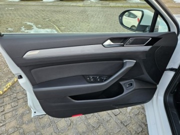Volkswagen Passat B8 Variant 2.0 TDI BlueMotion SCR 150KM 2019 Volkswagen Passat Variant 2,0 diesel 150KM DSG LED, zdjęcie 13