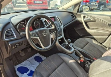Opel Astra J Sports Tourer 1.4 Turbo ECOTEC 140KM 2012 Opel Astra Cosmo Grzane fotele140KM 1.4 Benzyna 140KM, zdjęcie 12