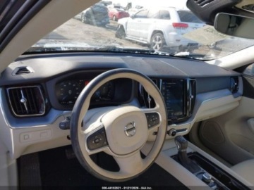 Volvo XC60 II Crossover T5 250KM 2020 Volvo XC 60 2020 Volvo XC60 T5 AWD Momentum 2.0 Benzyna 250KM, zdjęcie 10