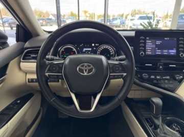 Toyota Camry IX Sedan 2.5 Hybrid Dynamic Force 218KM 2022 Toyota Camry Comfort Kamera cofania CarPlayAndroid Auto LED ACC, zdjęcie 13