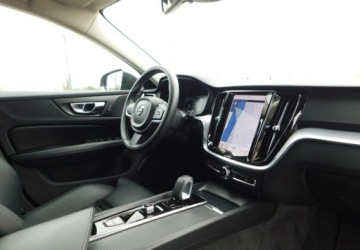 Volvo V60 II  2021 Volvo V60 z Gwarancja Bezwypadkowy Model 2022r 2.0 Benzyna 163KM, zdjęcie 14