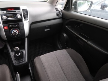 Kia Venga Mikrovan 1.4 DOHC CVVT 90KM 2010 Kia Venga 1.4 CVVT, Salon Polska, Serwis ASO, zdjęcie 7