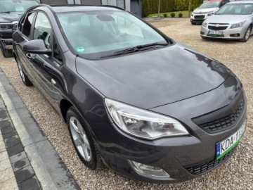Opel Astra J Sports Tourer 1.4 Turbo ECOTEC 140KM 2012 Opel Astra Sliczna 1.4 b Ful Opcja Bezwypadkowa Zarejestrowana Gwarancja, zdjęcie 11