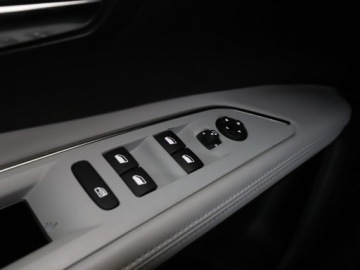 Peugeot 5008 II Crossover 1.5 BlueHDI 130KM 2019 Peugeot 5008 automat jasna tapicerka półskóry, zdjęcie 38