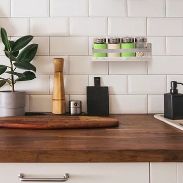 Настенный душ, Аксессуары для ванной комнаты