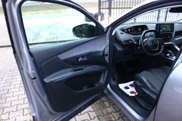 Peugeot 3008 II Crossover Facelifting  1.5 BlueHDi 130KM 2022 Peugeot 3008 Peugeot 3008 BlueHDi 130 Stop amp Start EAT8 Allure 1.5, zdjęcie 28