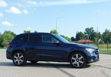 Mercedes GLC C253 SUV Facelifting 2.0 200d 163KM 2021 Mercedes-Benz GLC 4Matic z Gwarancja Model 2022 2.0 Diesel 163KM, zdjęcie 4