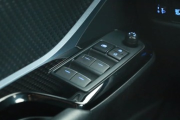 Toyota C-HR I Crossover Facelifting 1.8 Hybrid 122KM 2020 Toyota C-HR 1.8 Hybrid, Salon Polska, zdjęcie 13