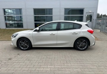 Ford Focus IV Hatchback 1.0 EcoBoost 125KM 2021 Ford Focus 1.0 ecoboost 125 KM 6MT ST-Line pakiet Parking, Winter Benzyna, zdjęcie 2
