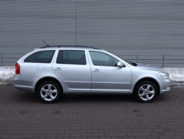 Skoda Octavia II Kombi Facelifting 2.0 TDI CR DPF 140KM 2013 Skoda Octavia 2.0 TDI, 4X4, DSG, Navi, Xenon, zdjęcie 5