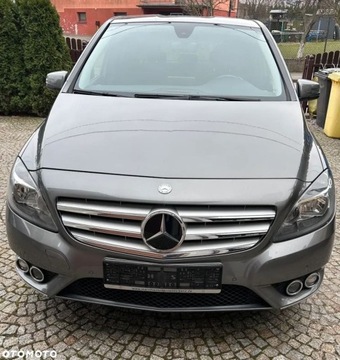 Mercedes Klasa B W246 Sports Tourer Facelifting 1.6 180 BlueEFFICIENCY Edition 122KM 2018 Mercedes-Benz Klasa B 1.6 Benzyna 122KM, zdjęcie 1