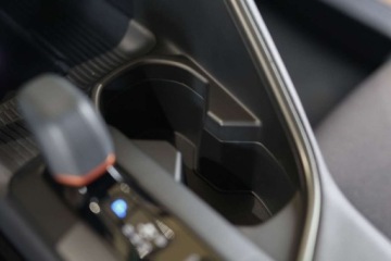 Toyota C-HR II SUV 2.0 Hybrid Dynamic Force 197KM 2023 Toyota C-HR 2.0 Hybrid Dynamic Force Style AWD 2.0 Hybryda 197KM, zdjęcie 14