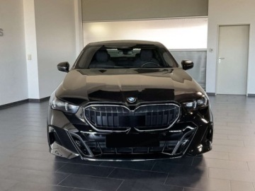 BMW Seria 5 G90-91 2025 BMW Seria 5 540d xDrive Sport Sedan 3.0 (303KM) 2025, zdjęcie 1