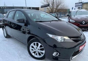 Toyota Auris I Hatchback 3d Facelifting 1.6 Valvematic 132KM 2013 Toyota Auris kamera , nawigacja 1.6 Benzyna 132KM, zdjęcie 1