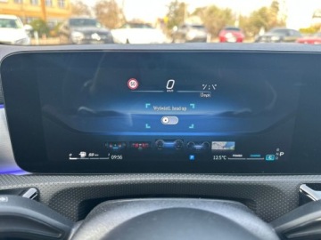 Mercedes Klasa A W177/V177 Hatchback AMG Facelifting 2.0 A35 306KM 2023 Mercedes-Benz Klasa A 35 AMG Night PakietPremium PlusPanoramaBurmester Sal, zdjęcie 23