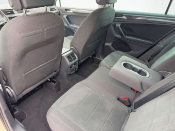 Volkswagen Tiguan II SUV Facelifting 1.5 TSI 150KM 2023 Volkswagen Tiguan TSI 150KM Elegance DSG FVAT23 MATRIX Keyless, zdjęcie 12
