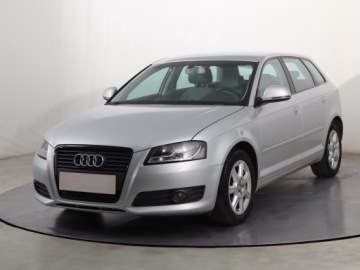 Audi A3 8P Hatchback 3d 1.8 TFSI 160KM 2010 Audi A3 1.8 TFSI, Klima, Klimatronic, Tempomat, zdjęcie 1