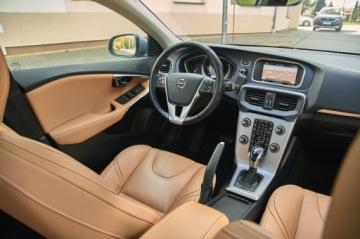 Volvo V40 II Hatchback Facelifting 2.0 D2 120KM 2018 VOLVO V40 INSCRIPTION PANORAMA JASNA SKÓRA AUTOMAT, zdjęcie 32