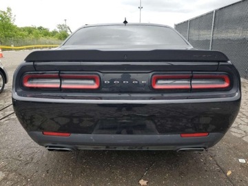 Dodge Challenger III 2022 Dodge Challenger RT Scat Pack 2022 6.4l 6.4 Benzyna 485KM, zdjęcie 2