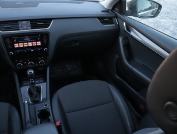 Skoda Octavia III Kombi Facelifting 2.0 TDI 184KM 2020 Skoda Octavia 2.0 TDI, 181 KM, 4X4, DSG, Skóra, zdjęcie 7