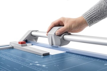 Dahle 550 A4 TRIMER режет 16 листов бумаги, длина резки 360 мм.