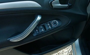 Ford S-Max I Van 2.0 i 16V 145KM 2009 Ford S-Max 2.0 Benzyna 145KM 7 Foteli Climatronic PDC Grzane fotele i szyba, zdjęcie 20