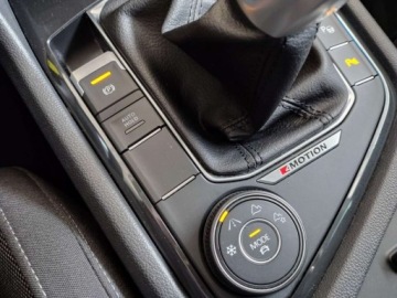 Volkswagen Tiguan II SUV Facelifting 2.0 TDI 150KM 2023 Volkswagen Tiguan Elegance, Matrix, Head-Up, Kamera, Asystenci, Hak, Ambie, zdjęcie 35