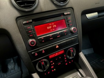 Audi A3 8P Sportback 1.6 TDI 102g 105KM 2013 Audi A3 Sportback _1.6TDI 105KM_Skóra Climatronic, zdjęcie 15