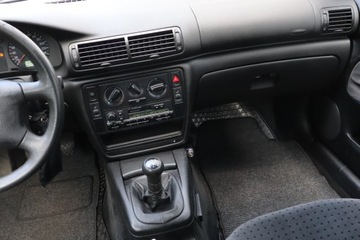 Volkswagen Passat B5 Kombi 1.8 20V 125KM 1998 VW Passat 1.8, Podgrzewane siedzienia, zdjęcie 7