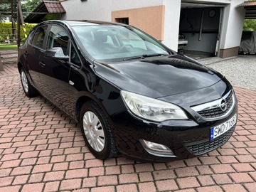 Opel Astra J Hatchback 5d 1.4 Twinport ECOTEC 100KM 2012 Opel Astra TYLKO125tyśkm SELECTION 2012 Klima 5D ZADBANA 1.4 Zwykła Benzyna, zdjęcie 2