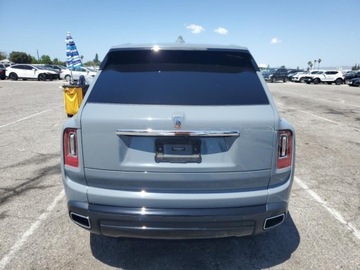 Rolls-Royce 2021 Rolls-Royce Cullinan 6,7 L 563 KM 2021 6.7 Benzyna 563KM, zdjęcie 5