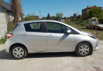 Toyota Yaris III Hatchback 5d Facelifting 2017 1.0 VVT-i 72KM 2020 Toyota Yaris Okazja Benzyna 73KM, zdjęcie 12