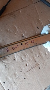 MECHANIZMUS OKNO PRAVÝ PŘEDNÍ MITSUBISHI COLT CJ0 3D 96-03