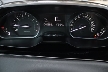 Peugeot 208 I Hatchback 5d Facelifting 1.2 PureTech 82KM 2018 Peugeot 208 1.2 PureTech, Klima, Tempomat, zdjęcie 10