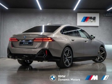 BMW Seria 5 G90-91 2026 BMW Seria 5 30e xDrive 299 KM PHEV - Gotowy do Odbioru - Pakiet M Pro 2.0, zdjęcie 5