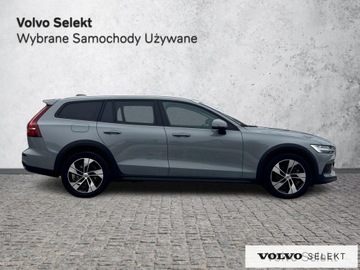 Volvo V60 II  Cross Country Facelifting 2.0 B4 197KM 2023 Volvo V60 Cross Country FV23% Plus B4D AWD LED Tem, zdjęcie 6