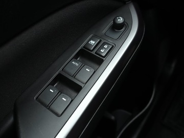 Suzuki Vitara III SUV Facelifting 1.0 BoosterJet 111KM 2018 Suzuki Vitara 1.0 BoosterJet, Salon Polska, zdjęcie 17