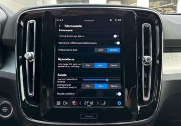 Volvo XC40 Crossover Facelifting 2.0 B4 197KM 2022 Volvo XC 40 B4 Core R-Design Pack, Tempomat, Kamera, HK, Podgrzewane fotel, zdjęcie 29