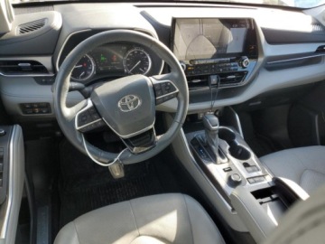 Toyota Highlander III 2022 Toyota Highlander 2022, 3.5L, 4x4, od ubezpieczalni 3.5 Benzyna 295KM, zdjęcie 6