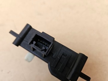 MOTOREK RADIÁTORU VSTUP VZDUCHU Z VENKU TOYOTA AURIS I 2006-2012