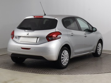 Peugeot 208 I Hatchback 5d Facelifting 1.2 PureTech 82KM 2015 Peugeot 208 1.2 PureTech, Klima, Tempomat, zdjęcie 4