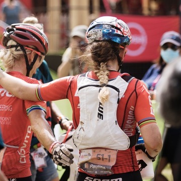 Рюкзак USWE Outlander Pro 2 л с мешком для воды, черный