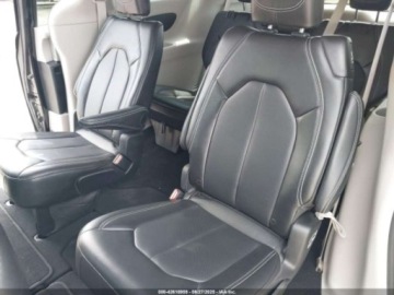 Chrysler Pacifica II 2024 Chrysler Pacifica Touring L 2024 3.6l 3.6 Benzyna 287KM, zdjęcie 16