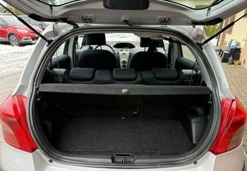 Toyota Yaris II Hatchback 5d 1.3 i VVT-i 86KM 2006 Toyota Yaris 1,3 87KM Klimatyzacka Kola latozima 1.3 Benzyna 87KM, zdjęcie 22