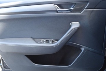 Skoda Superb III Kombi Plug-In Hybrid 1.4 TSI Plug-In-Hybrid 218KM 2021 Skoda Superb Style Combi IV Plug-In Hak Kessy Matrix NaviColumbus 19 ASO, zdjęcie 26