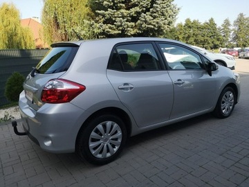 Toyota Auris I Hatchback 5d Facelifting 1.6 Valvematic 132KM 2011 Toyota Auris 1.6 Benzyna 132KM Klimatr LIFT Isofix, zdjęcie 4
